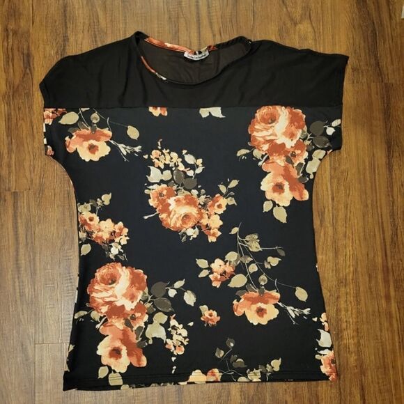 Love is Sweet no size tag but measures 21in across chest - Picture 1 of 2